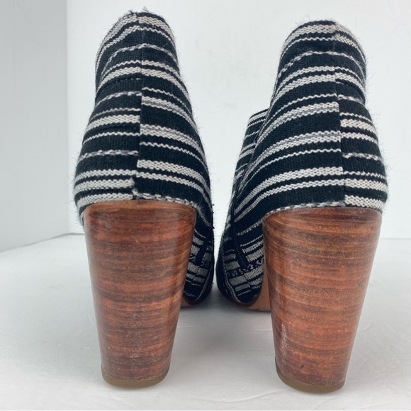 Fortress Of Inca size 39/9 Women’s Black White Striped Tapestry Ankle Booties - Picture 4 of 9